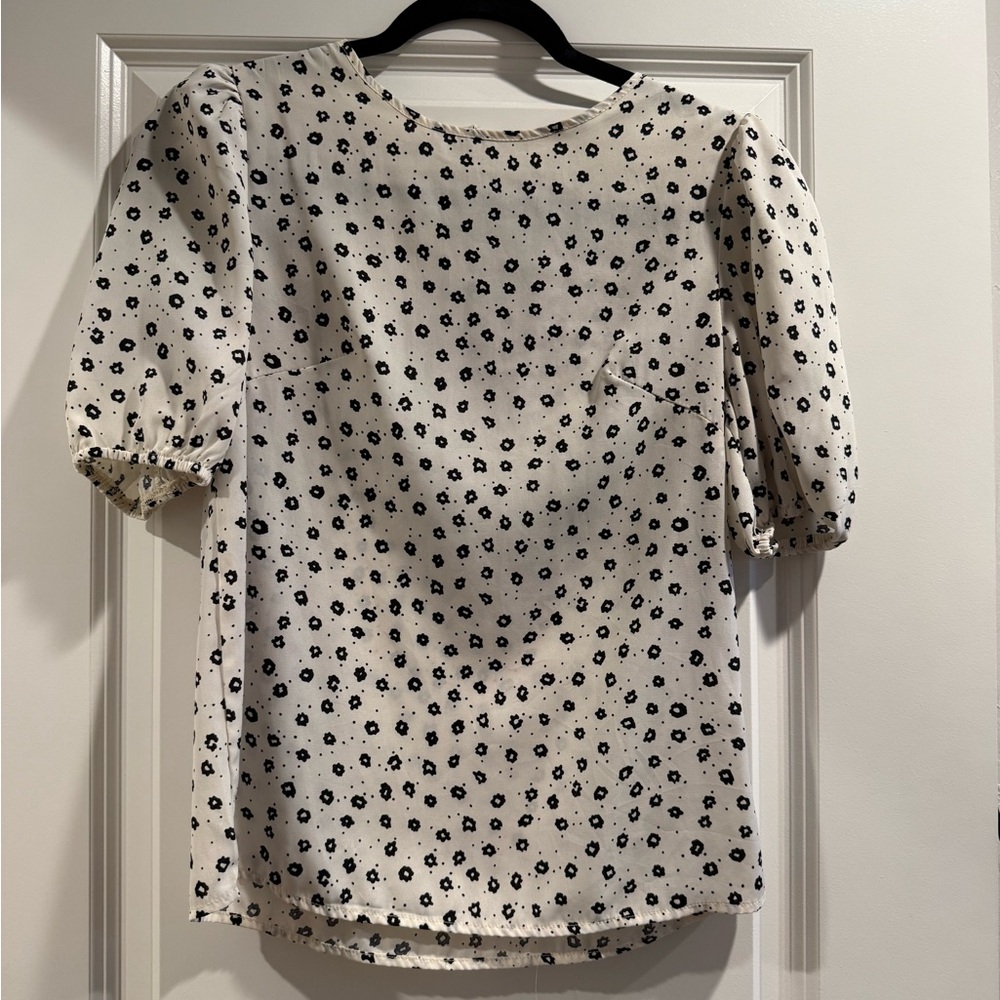 Womens Cream Puff-Sleeve Floral Blouse